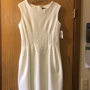 Beautiful semi-structured white dress. Never worn!